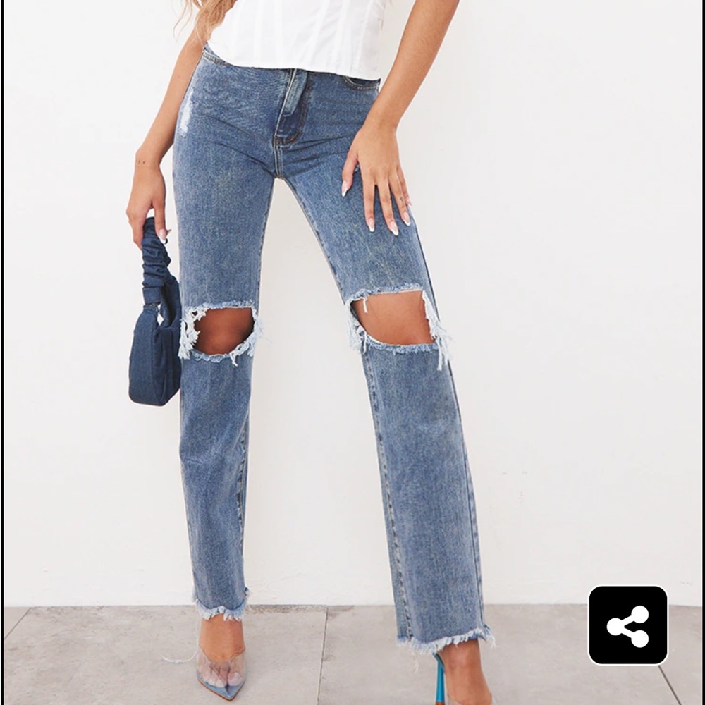 PRETTY LITTLE THING VINTAGE WASH HIGH RISE DISTRESSED STRAIGHT LEG JEAN
